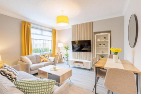 Stylish Two Bedroom Apartment with Private Parking